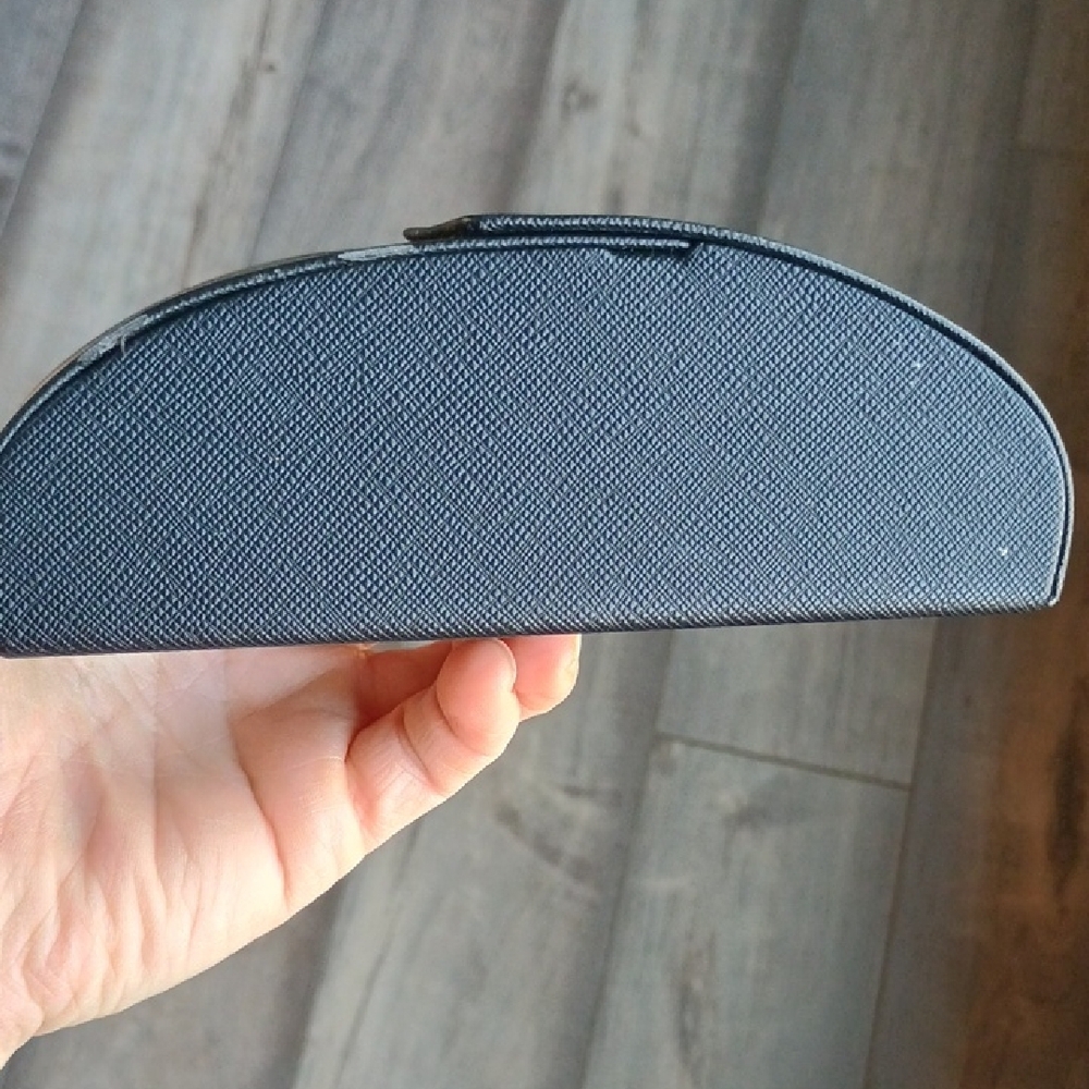 Prada Black Saffiano Eyewear Case With New Scratch-free Lens Cleaner Towelette - Picture 2 of 12